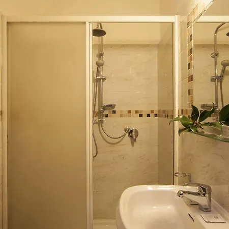 Fani Hotel 2*